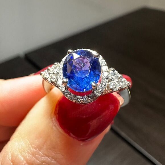 STUNNING 2.23ct sapphire with .28ctw diamonds, set in 18k white gold ring!! - Picture 14 of 17